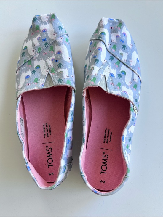 Toms Shoes - TOMS Women's Alpargata slip-on shoes featuring a gray Lovable Llama sz 8